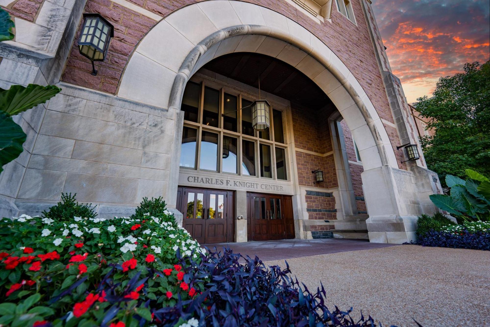 The Knight Center At Washington University University City Екстериор снимка